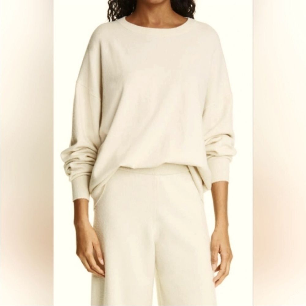 Jenni Kayne Oversized Cashmere-Wool Crewneck Sweater in Ivory